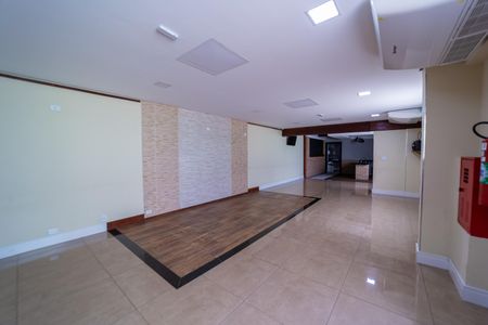Apartamento à venda com 43m², 2 quartos e 1 vaga Apartamento à venda com 43m², 2 quartos e 1 vagaÁrea comum - Salão de festas