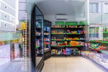 Apartamento à venda com 43m², 2 quartos e 1 vaga Apartamento à venda com 43m², 2 quartos e 1 vagaMini Mercado