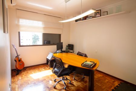 Apartamento à venda com 210m², 4 quartos e 3 vagasSuíte 2