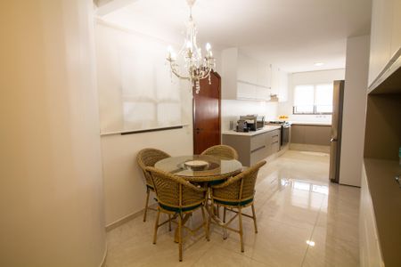 Apartamento à venda com 210m², 4 quartos e 3 vagasCopa