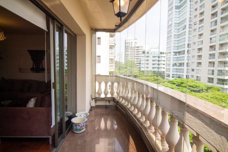Apartamento à venda com 210m², 4 quartos e 3 vagasTerraço