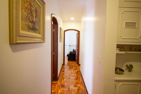 Apartamento à venda com 210m², 4 quartos e 3 vagasCorredor - Armário