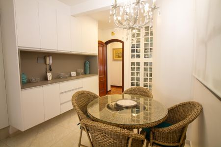 Apartamento à venda com 210m², 4 quartos e 3 vagasCopa