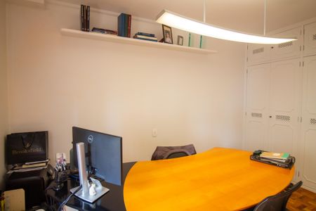 Apartamento à venda com 210m², 4 quartos e 3 vagasSuíte 2