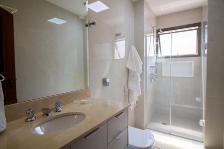 Apartamento à venda com 210m², 4 quartos e 3 vagasBanheiro da Suíte 2