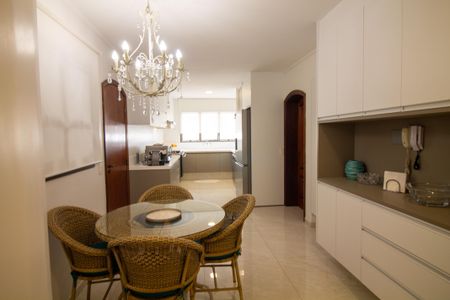 Apartamento à venda com 210m², 4 quartos e 3 vagasCopa