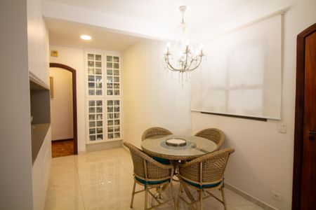 Apartamento à venda com 210m², 4 quartos e 3 vagasCopa