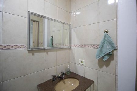 Casa à venda com 172m², 2 quartos e 3 vagasBanheiro de Serviço