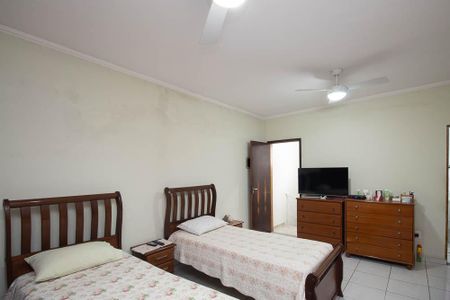 Casa à venda com 172m², 2 quartos e 3 vagasSuíte