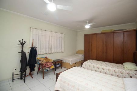 Casa à venda com 172m², 2 quartos e 3 vagasSuíte