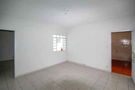 Casa para alugar com 65m², 2 quartos e 1 vaga Casa para alugar com 65m², 2 quartos e 1 vagaSala
