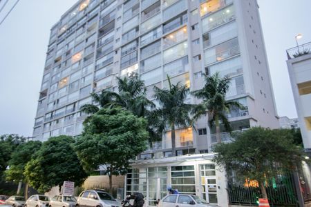 Apartamento à venda com 35m², 1 quarto e 1 vaga Apartamento à venda com 35m², 1 quarto e 1 vagaFachada