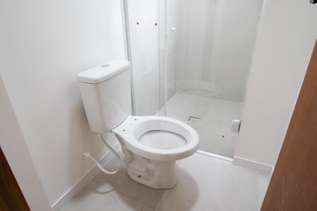 Banheiro de kitnet/studio para alugar com 1 quarto, 20m² em Moema, São Paulo