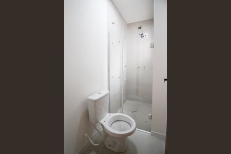 Banheiro de kitnet/studio para alugar com 1 quarto, 20m² em Moema, São Paulo