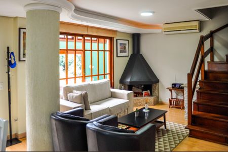 Casa de condomínio à venda com 215m², 3 quartos e 2 vagasSala