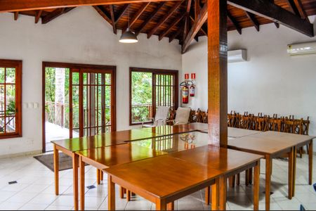 Casa de condomínio à venda com 215m², 3 quartos e 2 vagasÁrea comum - Salão de festas