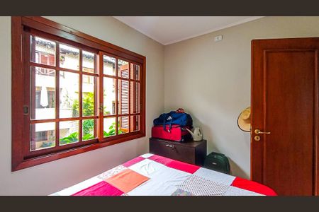 Casa de condomínio à venda com 215m², 3 quartos e 2 vagasQuarto 1