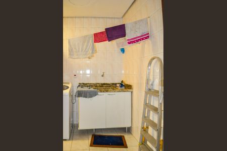 Casa de condomínio à venda com 215m², 3 quartos e 2 vagasÁrea de serviço