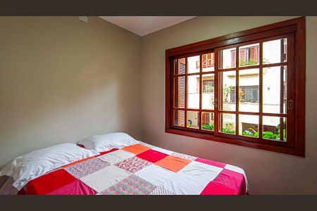 Casa de condomínio à venda com 215m², 3 quartos e 2 vagasQuarto 1