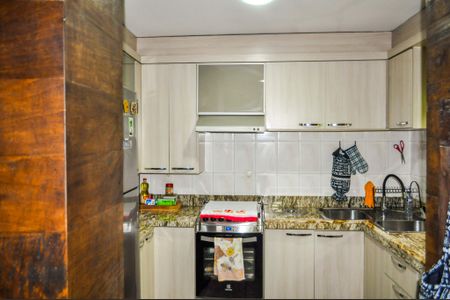 Casa de condomínio à venda com 215m², 3 quartos e 2 vagasCozinha 2