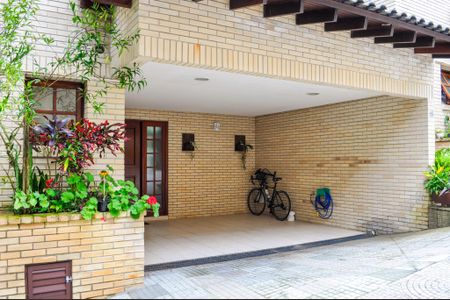 Casa de condomínio à venda com 215m², 3 quartos e 2 vagasGaragem