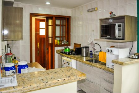 Casa de condomínio à venda com 215m², 3 quartos e 2 vagasCozinha