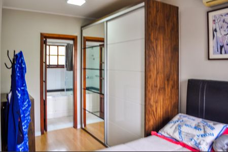 Casa de condomínio à venda com 215m², 3 quartos e 2 vagasSuite