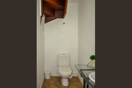 Casa de condomínio à venda com 215m², 3 quartos e 2 vagasLavabo da área Gourmet