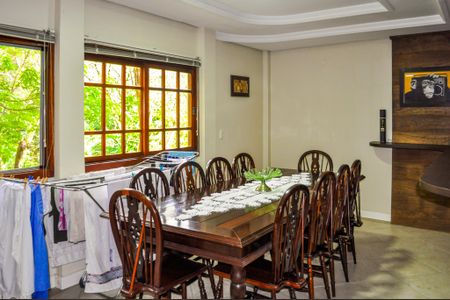 Casa de condomínio à venda com 215m², 3 quartos e 2 vagasSala de jantar