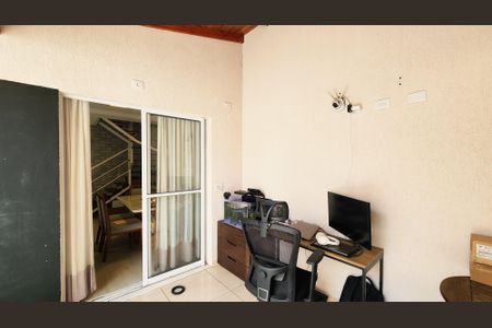 Casa de condomínio para alugar com 89m², 3 quartos e 2 vagasQuintal