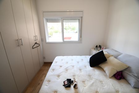 Quarto de apartamento à venda com 1 quarto, 47m² em Cambuí, Campinas