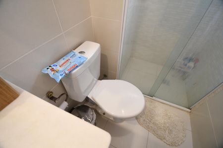 Banheiro de apartamento à venda com 1 quarto, 47m² em Cambuí, Campinas