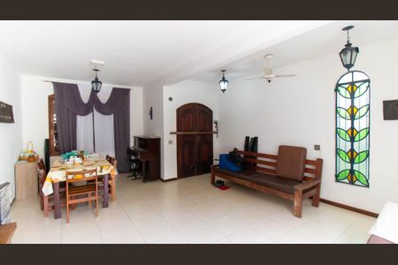 Sala de casa à venda com 5 quartos, 720m² em Vila Progresso, Niterói