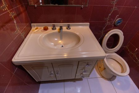 Casa à venda com 720m², 5 quartos e 3 vagasBanheiro Social