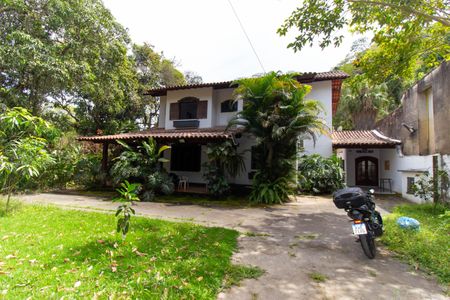 Casa à venda com 720m², 5 quartos e 3 vagasÁrea Externa