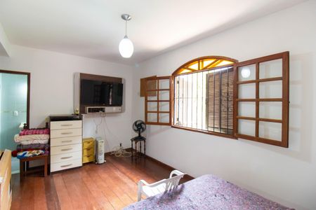 Casa à venda com 720m², 5 quartos e 3 vagasSuíte 