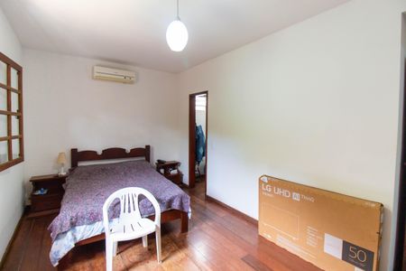 Casa à venda com 720m², 5 quartos e 3 vagasSuíte 