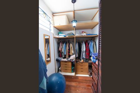 Casa à venda com 720m², 5 quartos e 3 vagasCloset da Suíte 