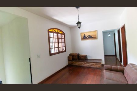 Casa à venda com 720m², 5 quartos e 3 vagasCorredor
