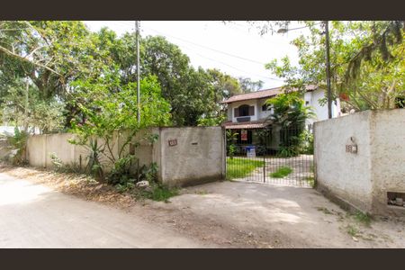 Casa à venda com 720m², 5 quartos e 3 vagasFachada