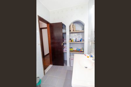 Casa à venda com 720m², 5 quartos e 3 vagasBanheiro Social