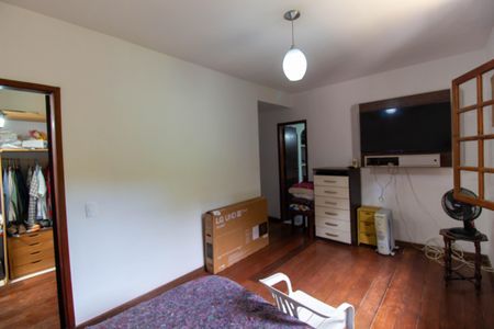 Casa à venda com 720m², 5 quartos e 3 vagasSuíte 