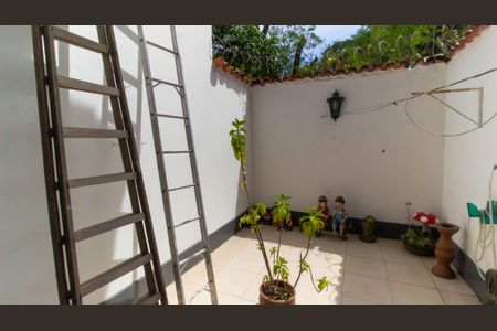 Varanda  de casa à venda com 5 quartos, 720m² em Vila Progresso, Niterói