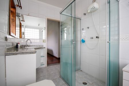 Casa para alugar com 400m², 4 quartos e 8 vagasBanheiro da Suíte 1