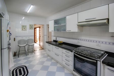 Casa para alugar com 400m², 4 quartos e 8 vagasCozinha