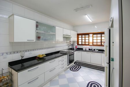 Casa para alugar com 400m², 4 quartos e 8 vagasCozinha