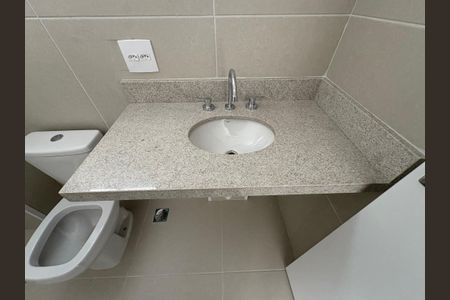 Apartamento à venda com 92m², 2 quartos e 2 vagas Apartamento à venda com 92m², 2 quartos e 2 vagasBanheiro da Suíte 2