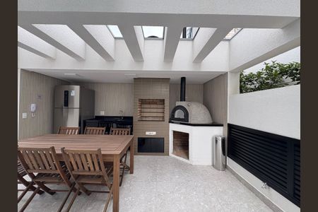 Apartamento à venda com 92m², 2 quartos e 2 vagas Apartamento à venda com 92m², 2 quartos e 2 vagasÁrea comum - Churrasqueira