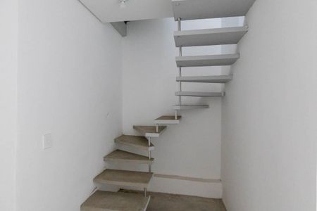 Casa à venda com 115m², 4 quartos e sem vagaEscada