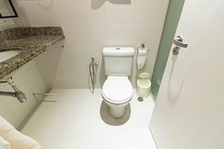 Apartamento à venda com 105m², 2 quartos e 1 vaga Apartamento à venda com 105m², 2 quartos e 1 vagaBanheiro da Suíte